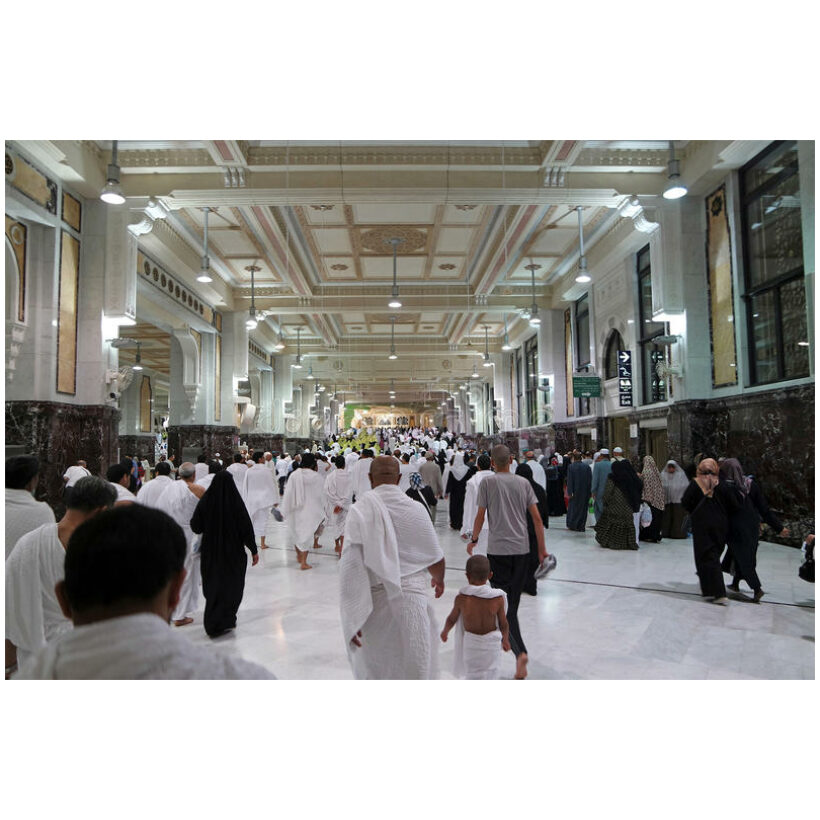 muslim pilgrims perform saei mecca